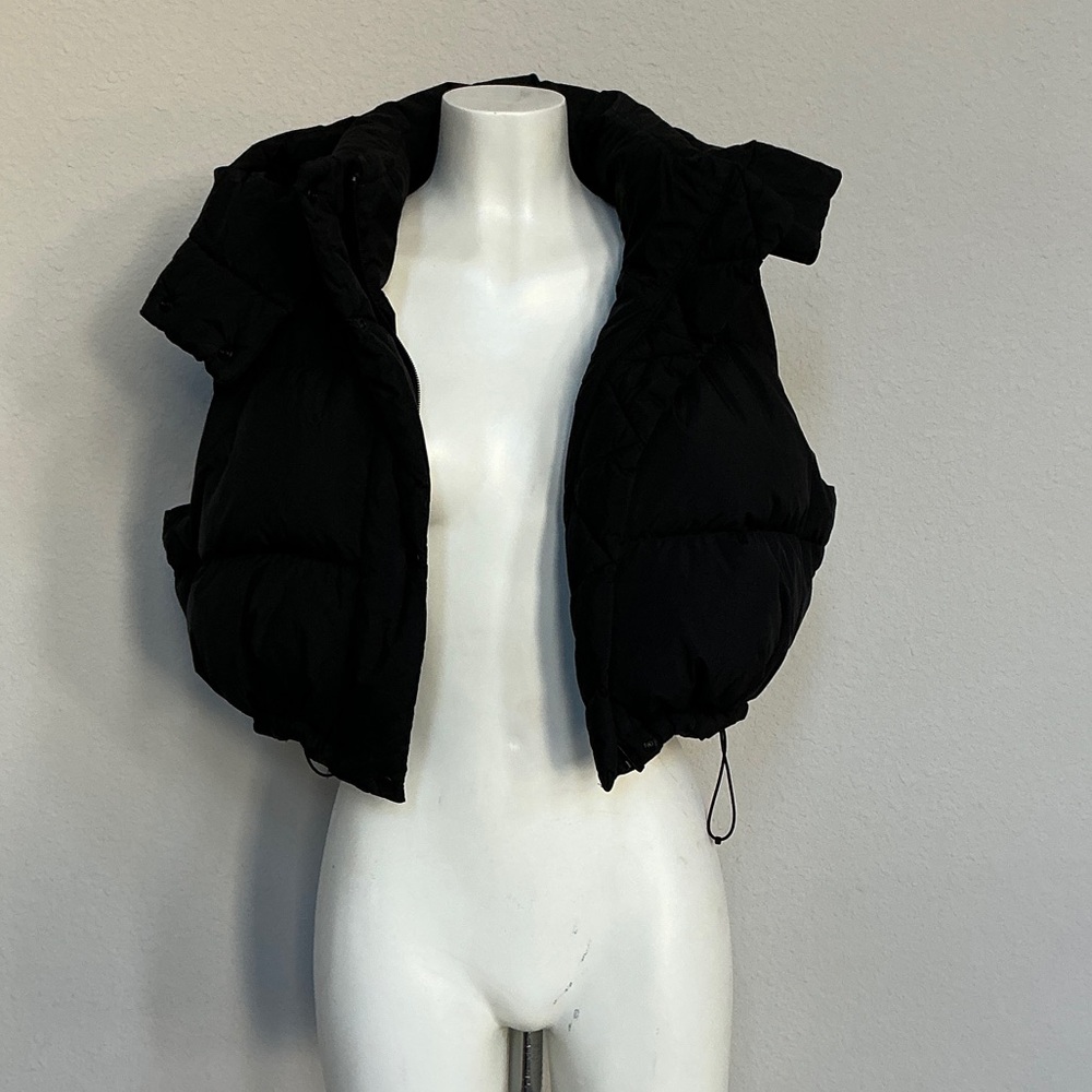 Lululemon Athletica Black Wunder Puff Cropped Puffer Vest - Picture 3 of 12